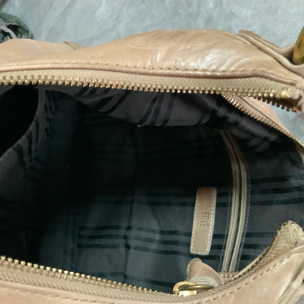 Frye Tan Leather Hobo Shoulder Bag Crossbody Handbag with Brass Hardware